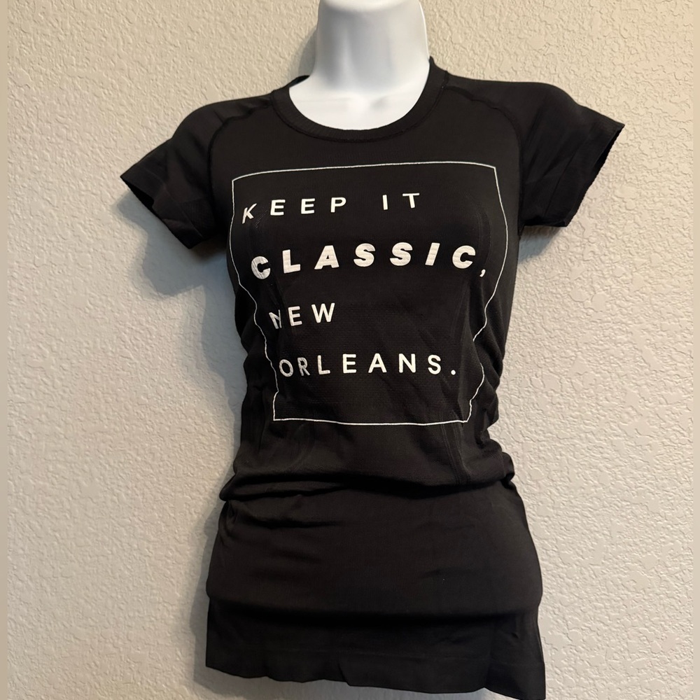 Lululemon Women’s Black Short Sleeve Top “Keep it classics New Orleans” 2